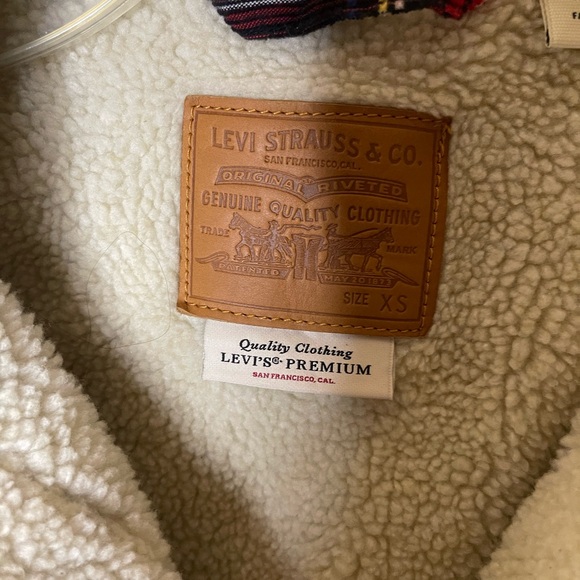 Levi's Cream Sherpa Jacket with Corduroy Plaid Accents Sz XS - Picture 4 of 6